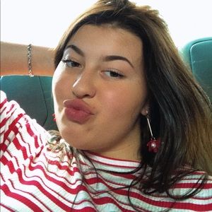 Meet your Posher, Delaney